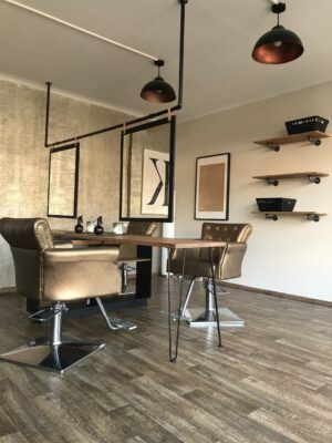 Holzmöbel machen gemütlich. Die Firma Holzreich ist die Tischlerei.